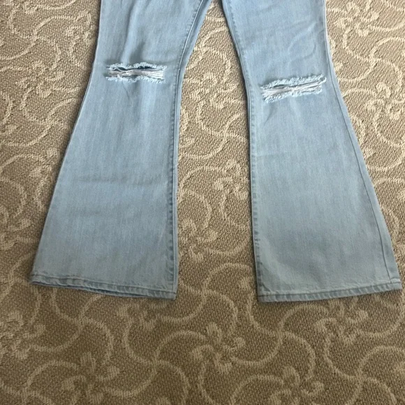 Express Mid Rise Light Wash '70s Flare Jeans size 6 NWT - Picture 4 of 8
